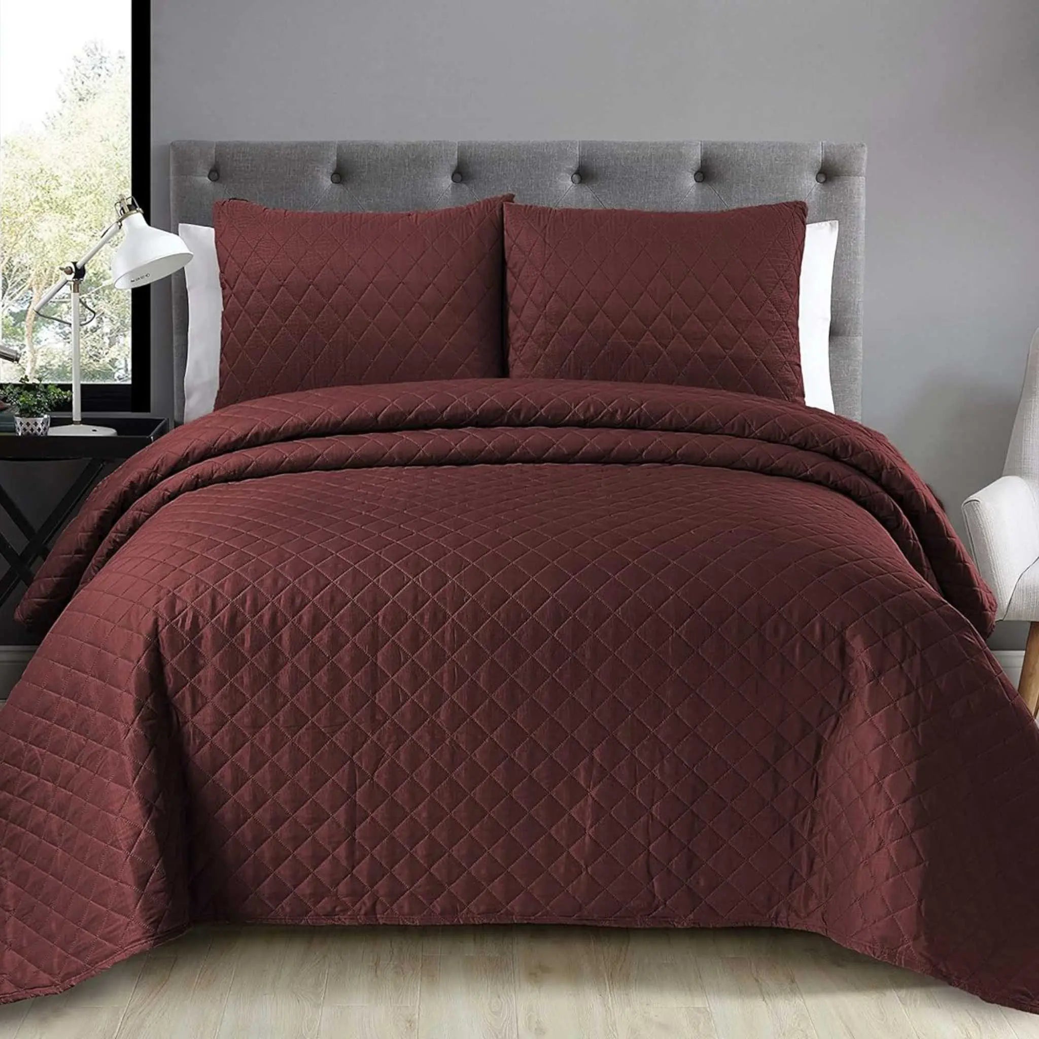 Vilano Springs, Premium Quality, Soft, Wrinkle, Fade, & Stain Resistant, Easy Care, Oversized Quilt Cover Set with 1 Quilt Set and 2 Shams, Full/Queen, Bright White - Beach Stone