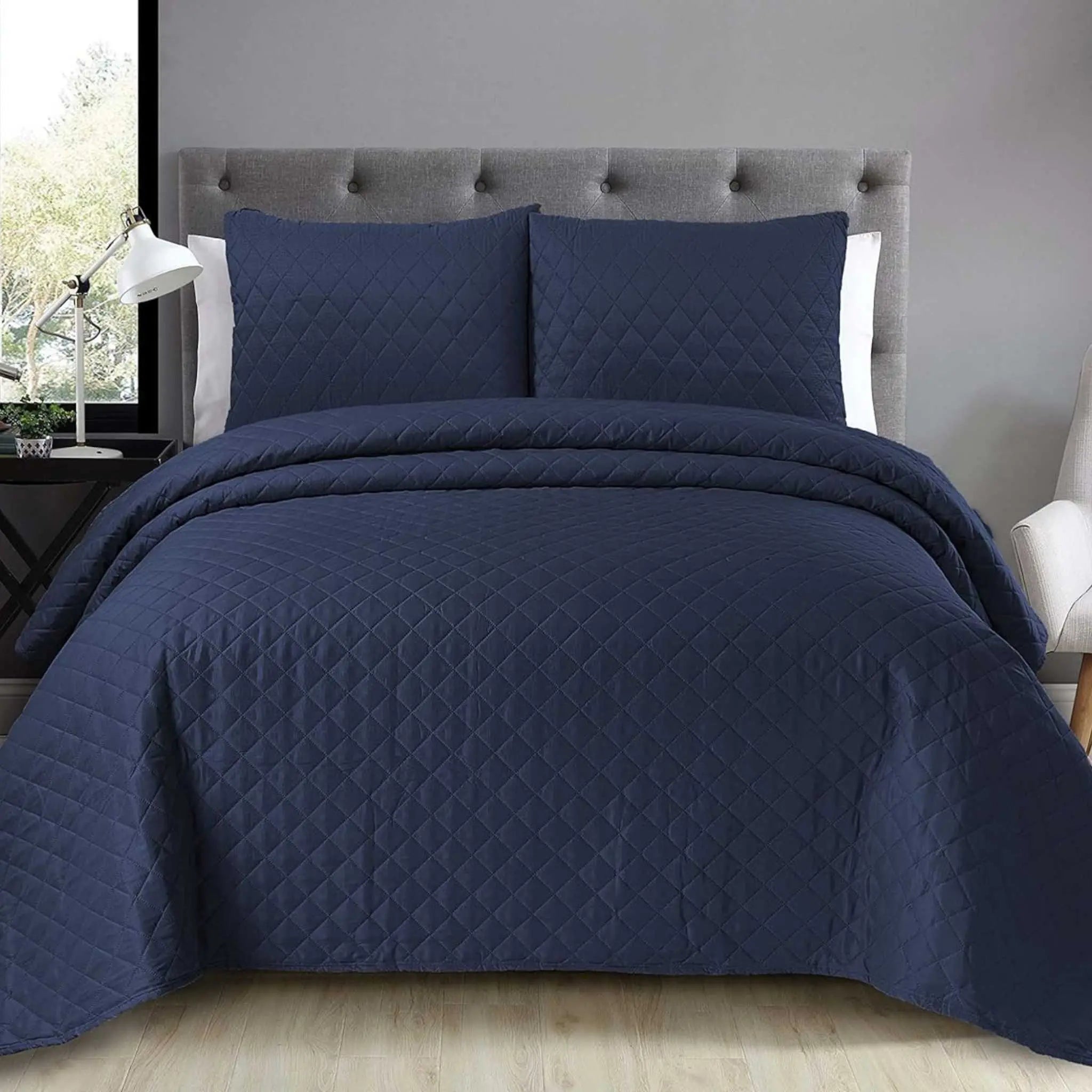 Vilano Springs, Premium Quality, Soft, Wrinkle, Fade, & Stain Resistant, Easy Care, Oversized Quilt Cover Set with 1 Quilt Set and 2 Shams, Full/Queen, Bright White - Beach Stone
