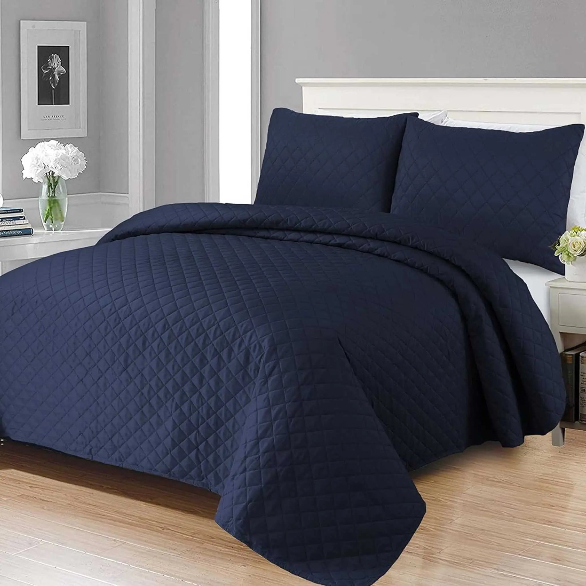 Vilano Springs, Premium Quality, Soft, Wrinkle, Fade, & Stain Resistant, Easy Care, Oversized Quilt Cover Set with 1 Quilt Set and 2 Shams, Full/Queen, Bright White - Beach Stone