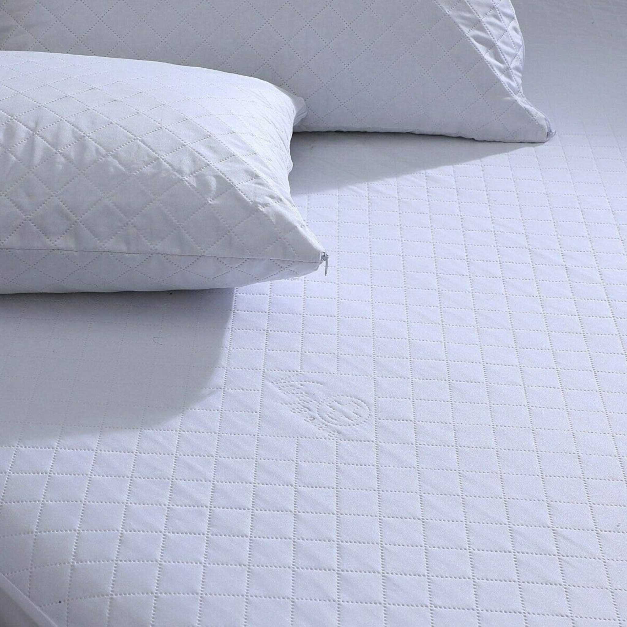 Diamond Pattern Quilted Zipped Mattress Protector