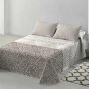 Luxury Reversible Floral Pattern Bedspread