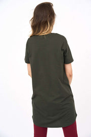 Short-Sleeved Curved Hem Womens T Shirt in Dark Green!